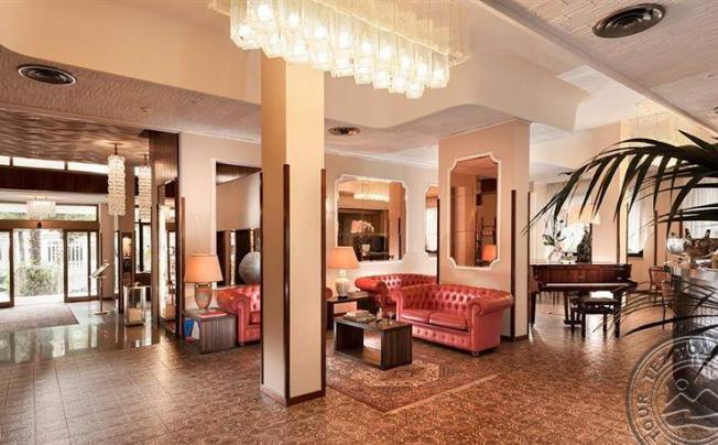 Фото отеля Waldorf Suite Hotel