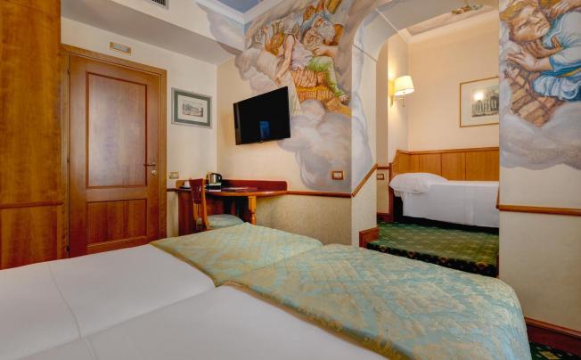 Фото отеля Amalfi Hotel Rome