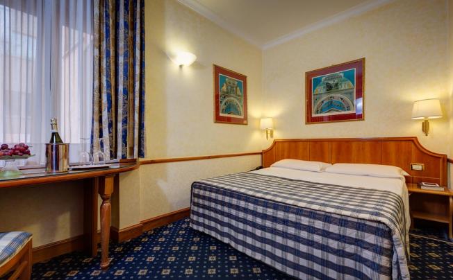 Фото отеля Amalfi Hotel Rome