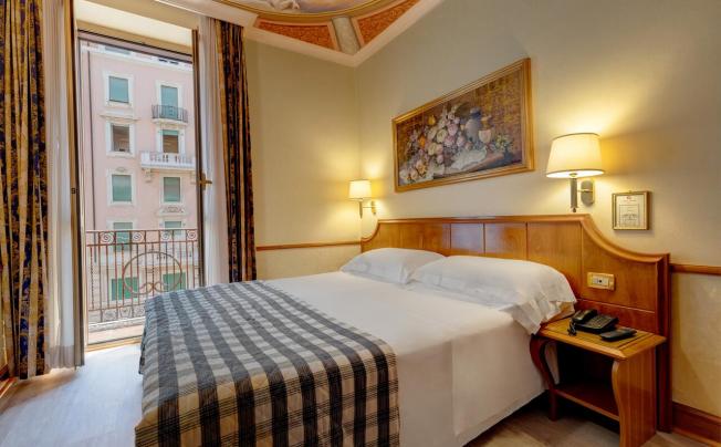 Фото отеля Amalfi Hotel Rome
