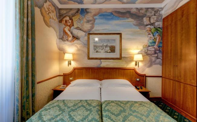 Фото отеля Amalfi Hotel Rome
