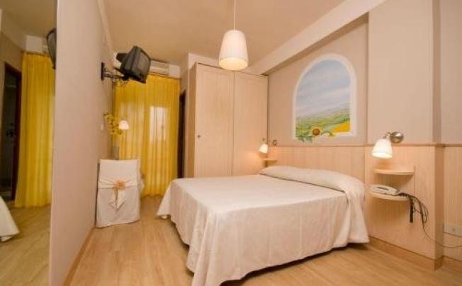 Фото отеля Mocambo Hotel