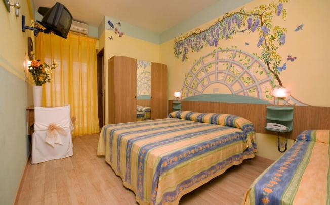 Фото отеля Mocambo Hotel
