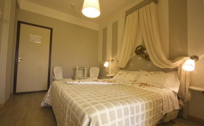 Фото отеля Mocambo Hotel