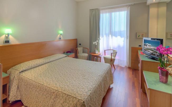 Фото отеля Senbhotel