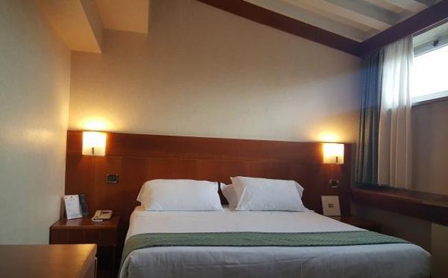 Фото отеля iH Hotels Roma Cicerone