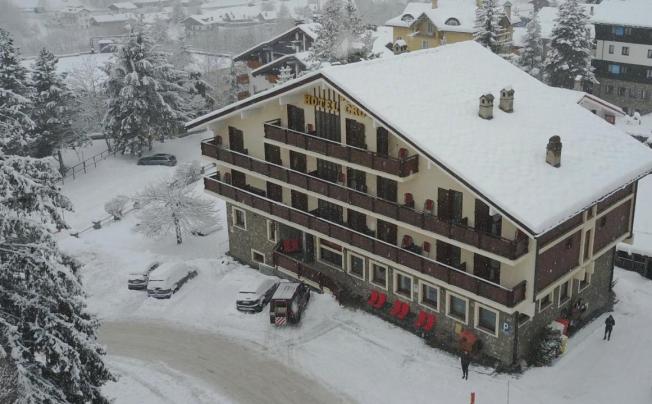 Фото отеля Croux Hotel