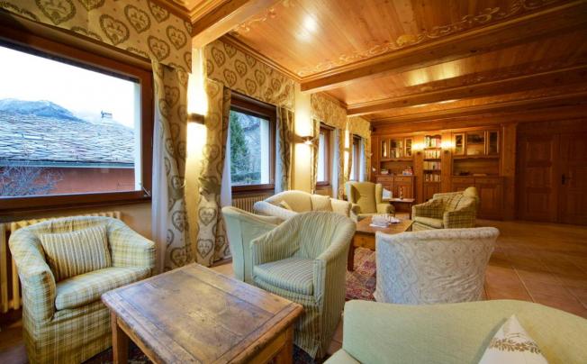 Фото отеля Croux Hotel