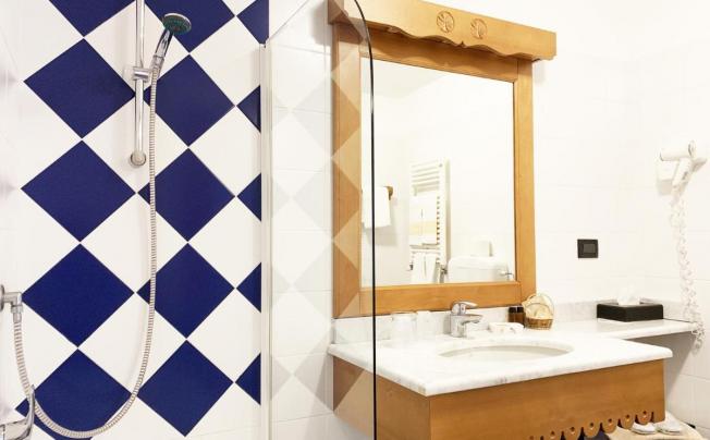 Фото отеля Croux Hotel