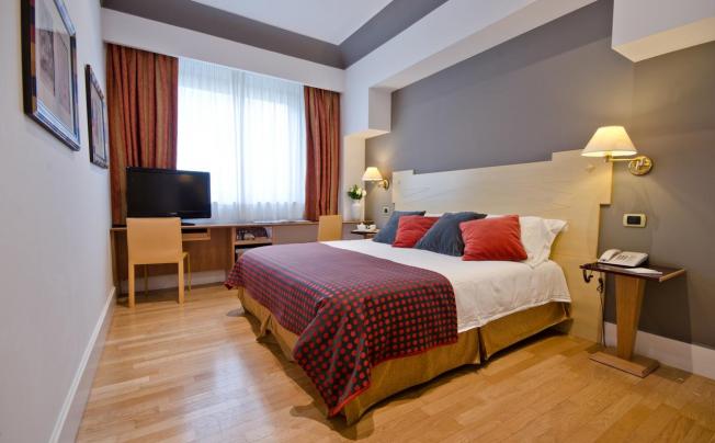 Фото отеля Plaza Opera Hotel