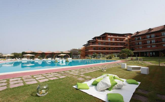 Фото отеля Golden Tulip Resort Marina di Castello