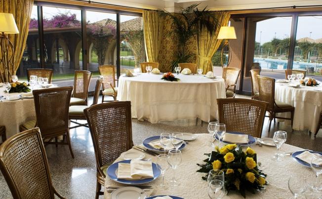 Фото отеля Golden Tulip Resort Marina di Castello