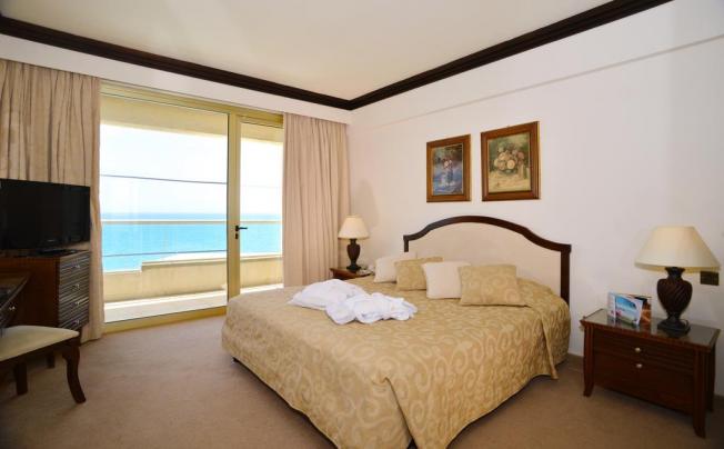 Фото отеля Golden Bay Beach Hotel