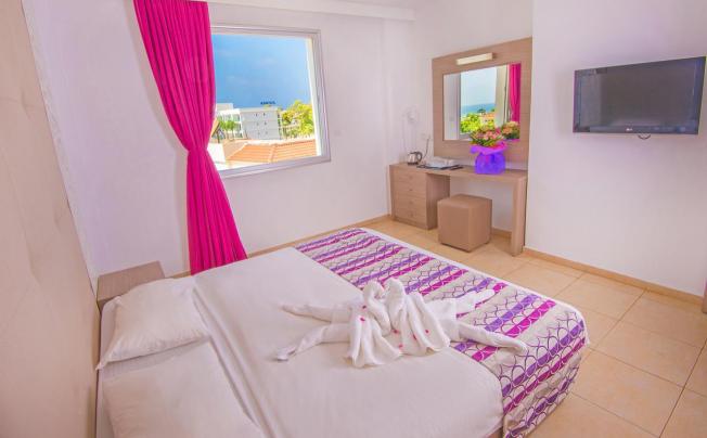 Фото отеля NEW FAMAGUSTA 