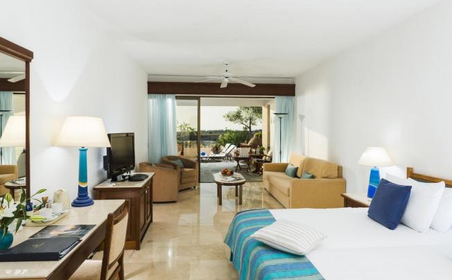 Фото отеля Coral Beach Hotel & Resort
