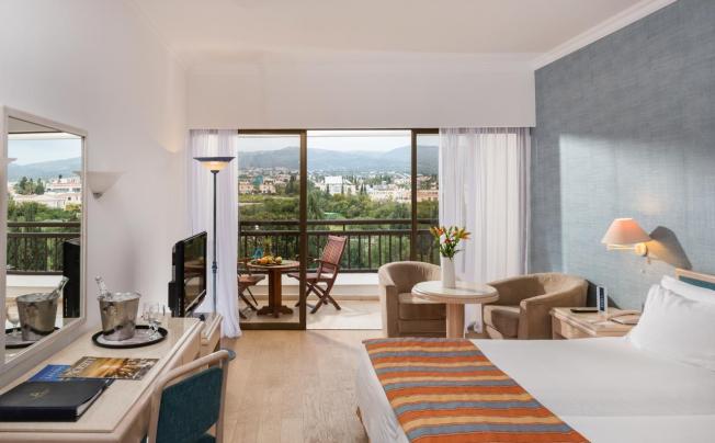 Фото отеля Coral Beach Hotel & Resort