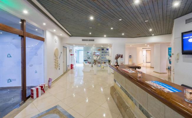 Фото отеля Coral Beach Hotel & Resort