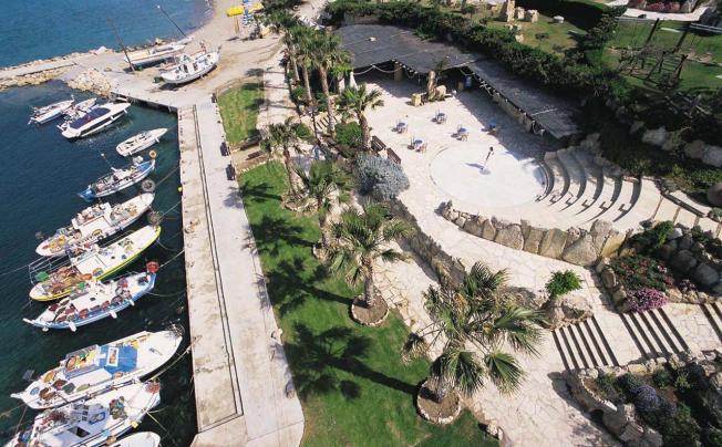 Фото отеля Coral Beach Hotel & Resort