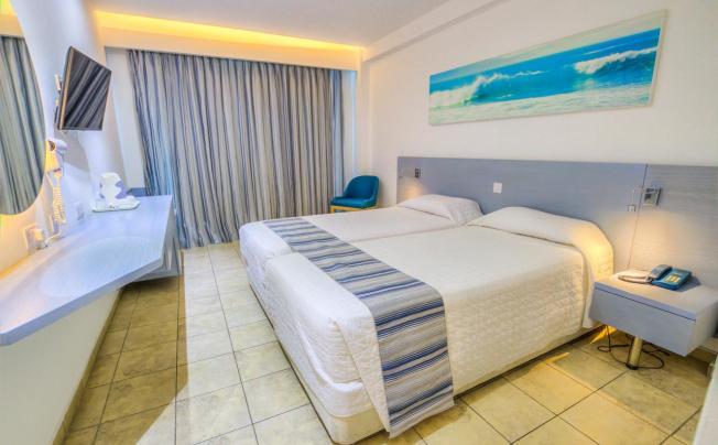 Фото отеля ANONYMOUS BEACH HOTEL 