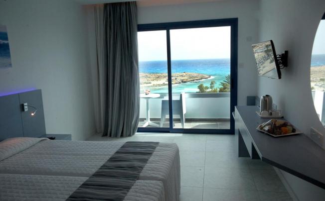 Фото отеля ANONYMOUS BEACH HOTEL 