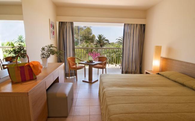 Фото отеля Nissi Beach holiday Resort