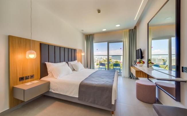 Фото отеля Napa Mermaid Hotel & Suites 