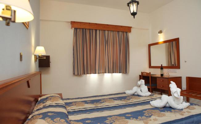 Фото отеля KEFALOS DAMON HOTEL APARTMENTS 