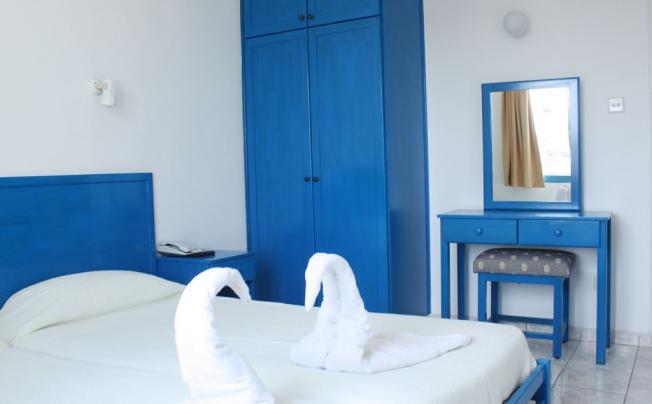 Фото отеля Tasiana Hotel Apartments