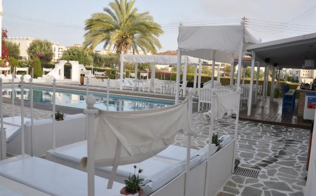 Фото отеля Tasiana Hotel Apartments