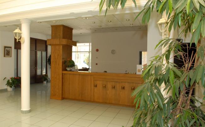 Фото отеля MAISTRALI BEACH HOTEL APTS 
