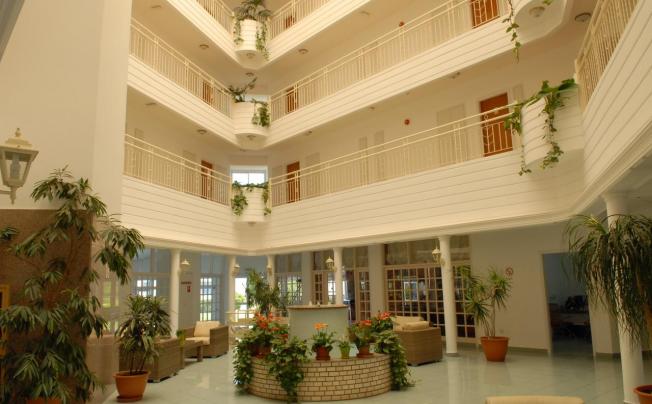 Фото отеля MAISTRALI BEACH HOTEL APTS 
