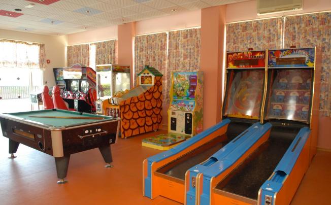 Фото отеля MAISTRALI BEACH HOTEL APTS 