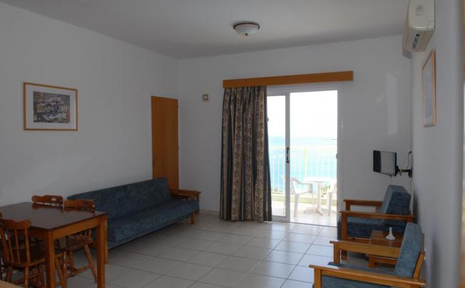 Фото отеля MAISTRALI BEACH HOTEL APTS 