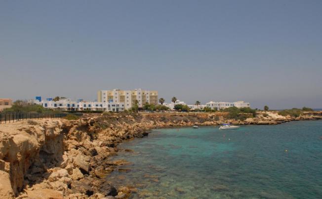 Фото отеля MAISTRALI BEACH HOTEL APTS 