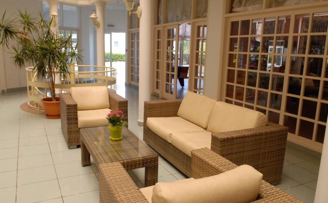 Фото отеля MAISTRALI BEACH HOTEL APTS 