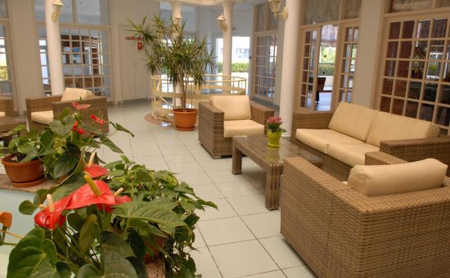 Фото отеля MAISTRALI BEACH HOTEL APTS 