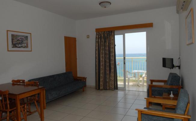 Фото отеля MAISTRALI BEACH HOTEL APTS 