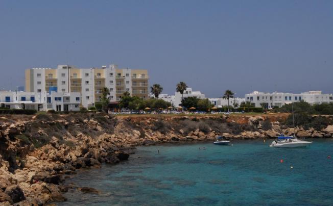 Фото отеля MAISTRALI BEACH HOTEL APTS 