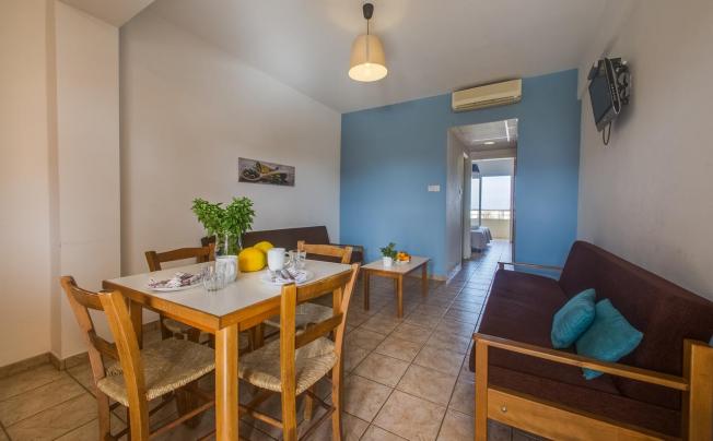 Фото отеля CAPTAIN KARAS HOLIDAY APARTMENTS 