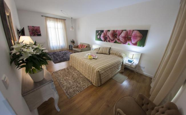 Фото отеля Operetta House