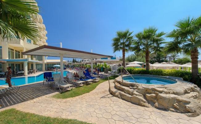 Фото отеля Tasia Maris Beach Hotel & Spa