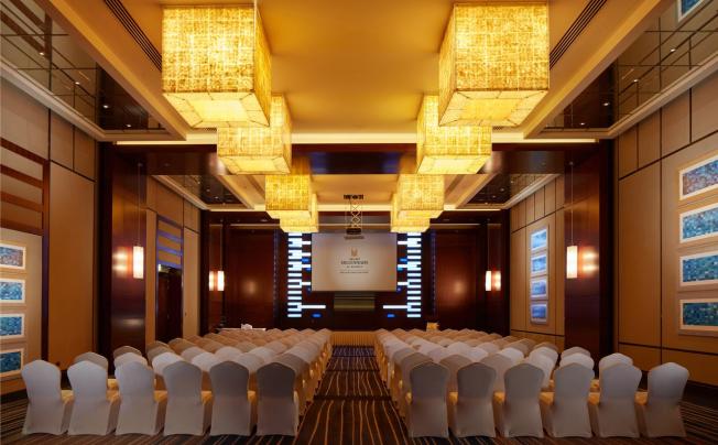 Фото отеля Grand Millennium Al Wahda Hotel