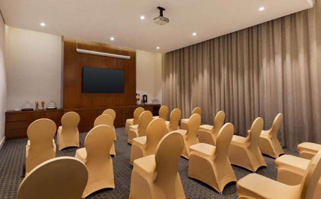 Фото отеля Ramada By Wyndham Dubai Barsha Heights
