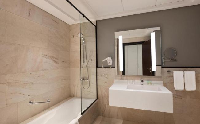 Фото отеля Ramada By Wyndham Dubai Barsha Heights