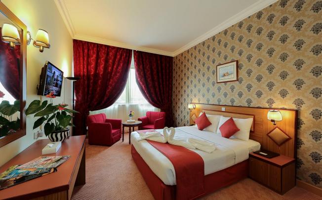 Фото отеля Jonrad Hotel