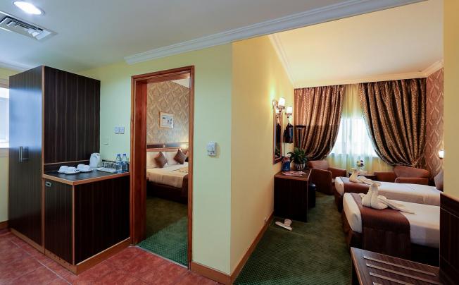 Фото отеля Jonrad Hotel