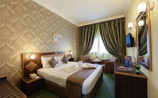 Фото отеля Jonrad Hotel