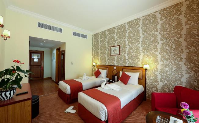 Фото отеля Jonrad Hotel