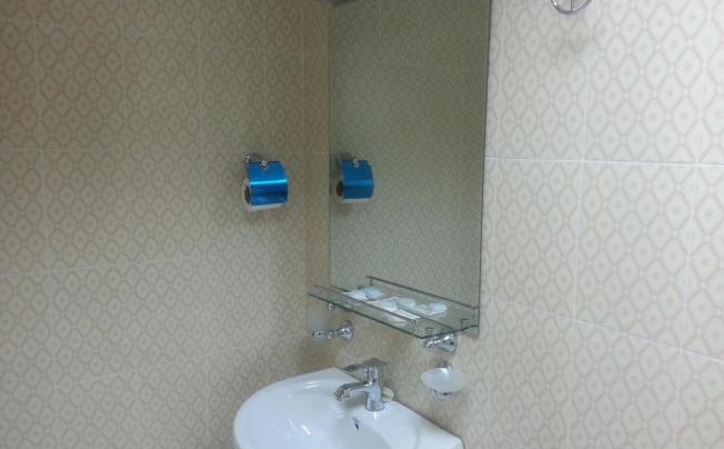 Фото отеля Royal Creek Hotel