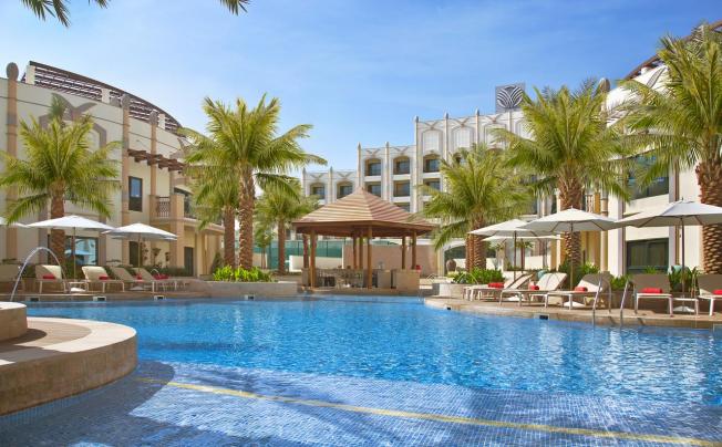 Фото отеля Al Ain Rotana Hotel